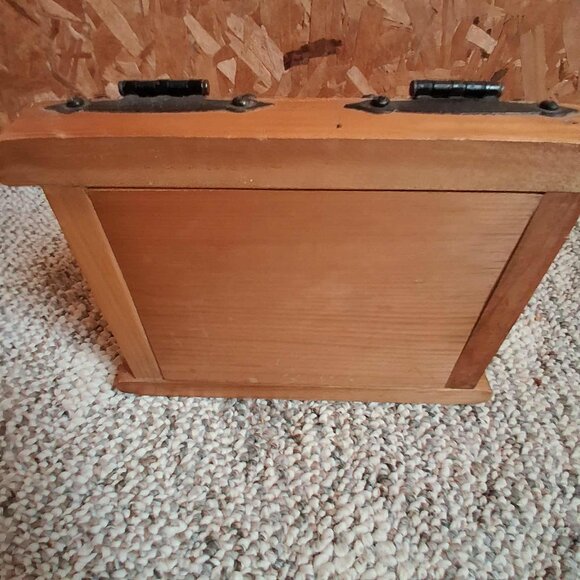 WOODEN APPLE RECIPE BOX - Picture 3 of 4